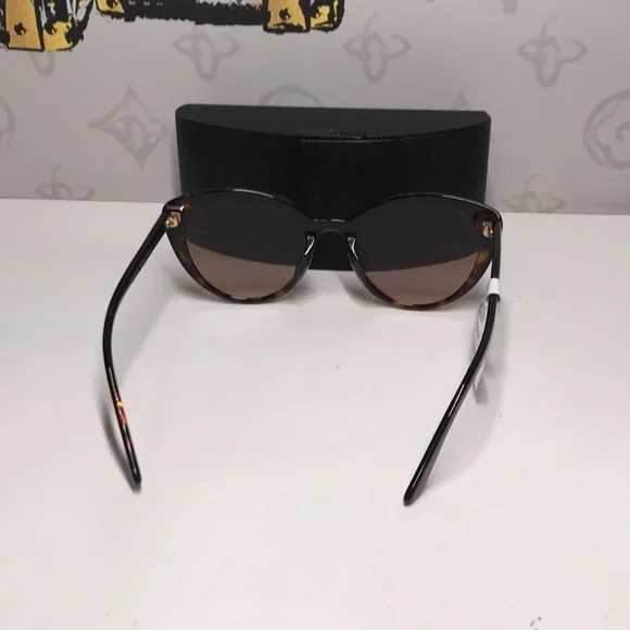 New Authentic Prada SPR 02V-F 2AU-6S1 Women’s Sunglasses – Tortoise